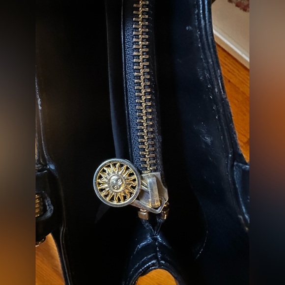 Vintage Gianni Versace la Medusa bag EUC wit COA - Picture 13 of 16